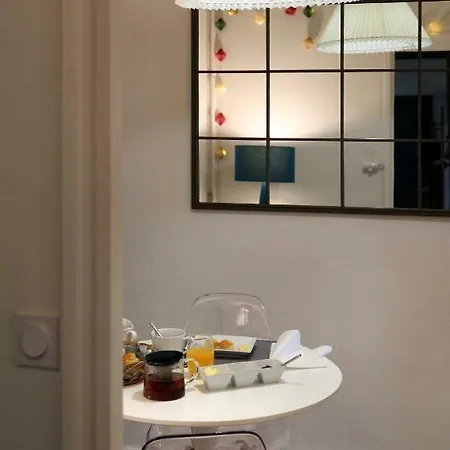 Πανσιόν Troisieme Droite