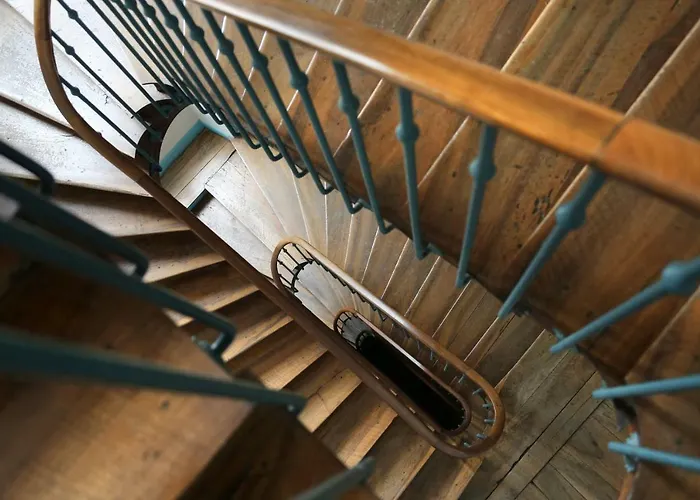 Troisieme Droite 卡奥尔