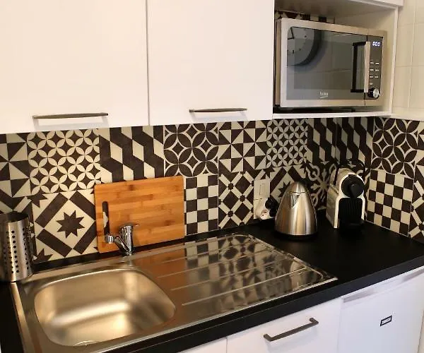 招待所 Troisieme Droite